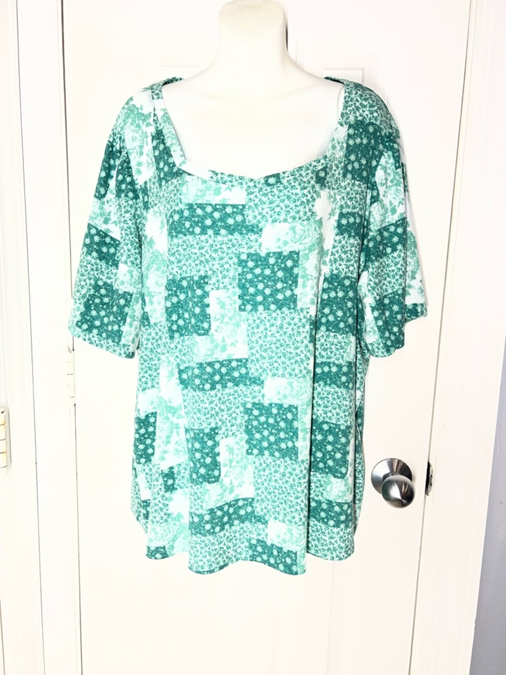 LC Lauren Conrad Mint Green Patchwork Scoop Neck Tunic